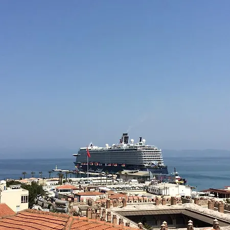Πανσιόν Old Town *